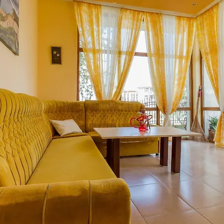 Comfortable 2bedroom With Kitchen In Dafinka Eu アパート
