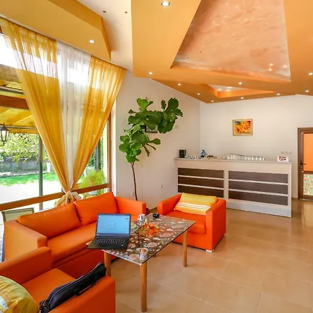 Comfortable 2bedroom With Kitchen In Dafinka Eu アパート