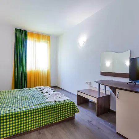 Comfortable 2bedroom With Kitchen In Dafinka Eu アパート ブルガス