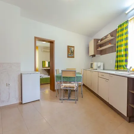 アパート Comfortable 2bedroom With Kitchen In Dafinka Eu ブルガス