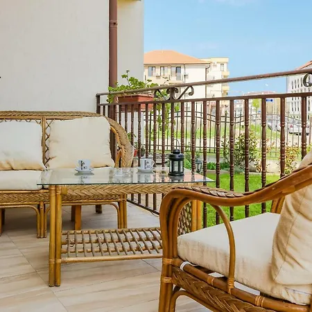 Comfortable 2bedroom With Kitchen In Dafinka Eu アパート *