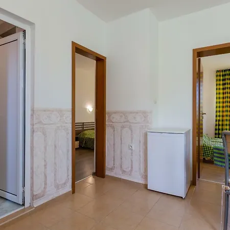 アパート Comfortable 2bedroom With Kitchen In Dafinka Eu